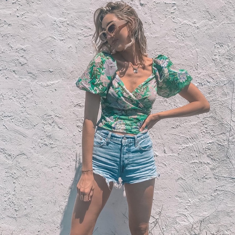 Astr Green Floral Puff Sleeve Blouse